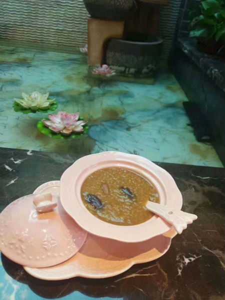 美容店面怎樣經(jīng)營能夠投資少賺錢快