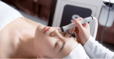 VN智能光電美膚館哪種去黑頭管理更適合你？清潔鏟、小氣泡、酵素粉？