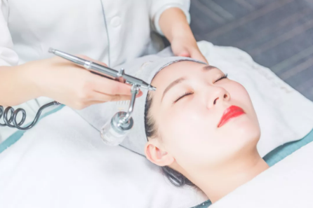 為什么一定要去專業(yè)皮膚管理店？VN給你六大理由